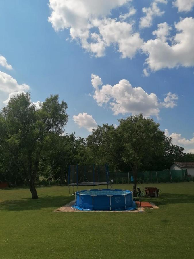 Apostag Casa Napsugar Panzio B&B 외부 사진