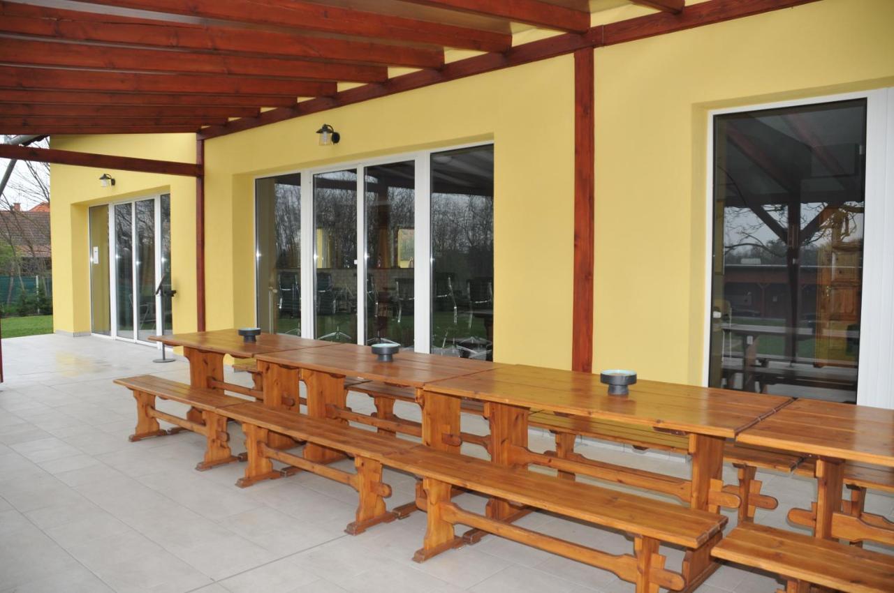 Apostag Casa Napsugar Panzio B&B 외부 사진